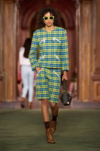Look 31